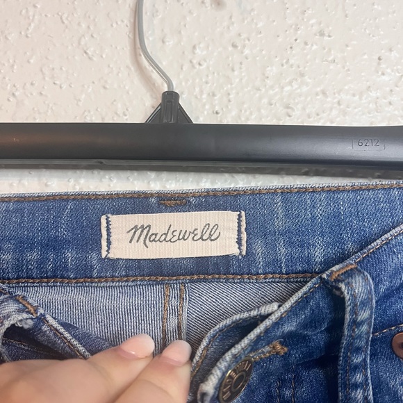 Madewell 9" High-Rise Skinny Jeans in Winifred Wash: Drop-Hem Edition 29 - Picture 7 of 13